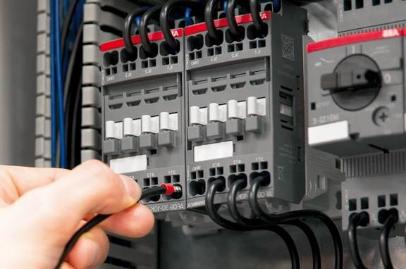Компания АВВ представляет контакторы с технологией втычного монтажа