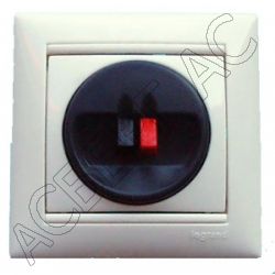 Розетка акустическая Valena (белая) Legrand. Вид 1
