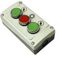 Кнопочный пост на 3 элемента: кнопка зелёная 1НО + кнопка зелёная 1НО + кнопка красная 1НЗ (в сборе) Legrand. Вид 1