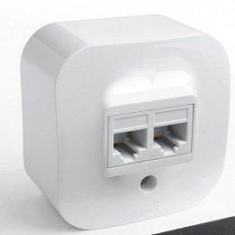 Розетка компьютерная двойная RJ45, кат5е, UTP, о/у, (белая) Quteo Legrand. Вид 1