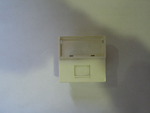 Розетка Mosaic -2М RJ-12 6 конт (ШТОРКА+ДЕРЖАТЕЛЬ ЭТИКЕТКИ)  Legrand. Вид 1