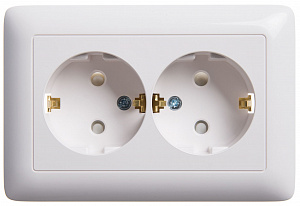 Розетка двойная с заземлением, со шторками, С/У, 16А (белый) Хит Systeme Electric. Вид 1