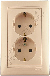 Двойная розетка 2К+З (слоновая кость) Valena Legrand. Вид 1