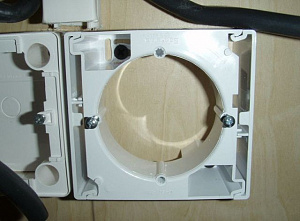 Коробка для наружного монтажа, одиночная (белый) Sedna Schneider Electric. Вид 1