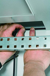 Резиновая лента защиты острых краёв 10м Schneider Electric. Вид 1