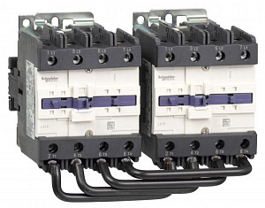 Реверсивный контактор 4-х полюсный 125A 220В AC Schneider Electric. Вид 1